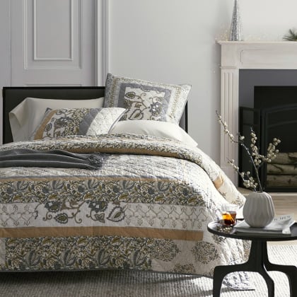Legends Luxury™ Damask Floral Handcrafted Cotton Quilt