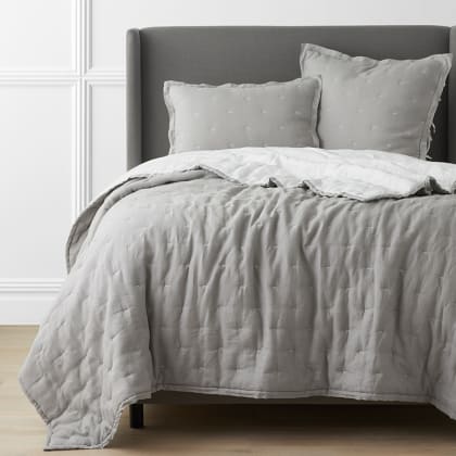 Legends Hotel™ Reversible Relaxed Linen Quilt - White/Gray