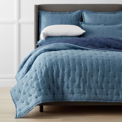 Legends Hotel™ Reversible Relaxed Linen Quilt - Denim Blue/Blue