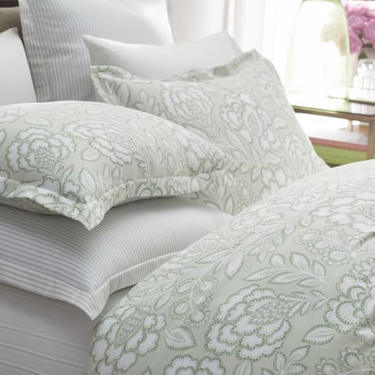 Legends Hotel™ Chiseled Floral Wrinkle-Free Sateen Comforter