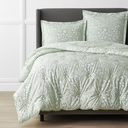 Legends Hotel™ Chiseled Floral Wrinkle-Free Sateen Comforter