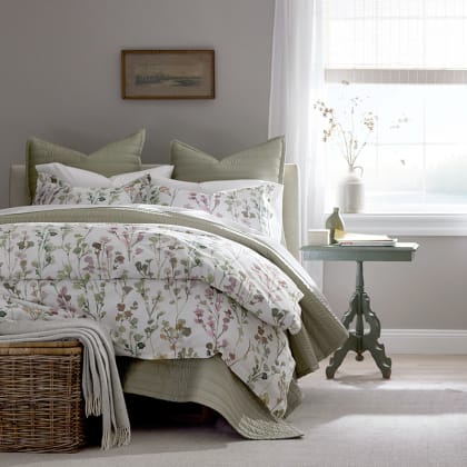 Legends Hotel™ Watercolor Flowers Wrinkle-Free Sateen Comforter  - Multi