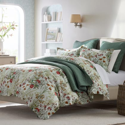 Legends Hotel™ Jardin Wrinkle-Free Sateen Pillowcases - Green Multi
