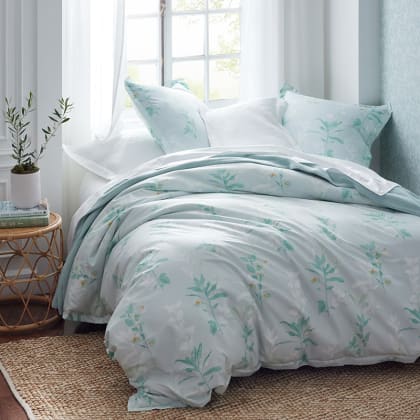 Legends Hotel™ Anita's Floral TENCEL™ Lyocell Sateen Fitted Sheet