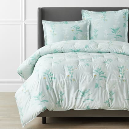 Legends Hotel™ Anita's Floral TENCEL™ Lyocell Sateen Comforter