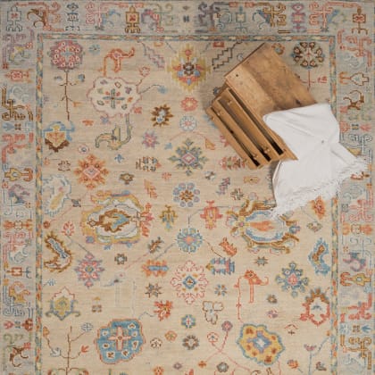 Hand Knotted Traditional Wool Indoor Rug - Ecru