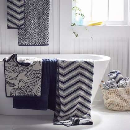 Fox Navy Bathroom HAND TOWELS EMBROIDERED SET Beautiful 