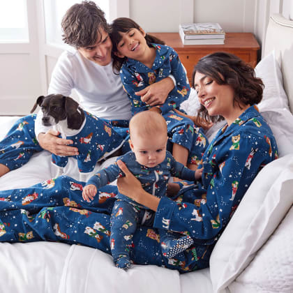 Company Cotton ™ Family Flannel Mens Henley Pajama Set - Holiday Pups