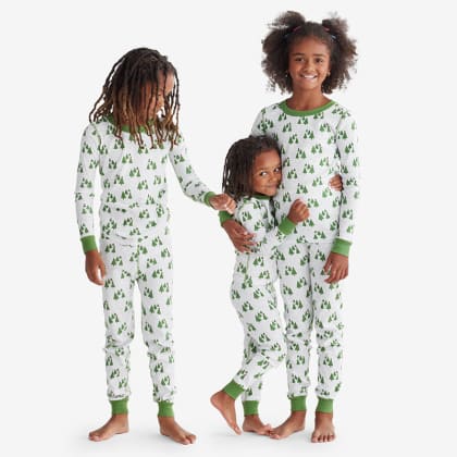 Company Organic Cotton™ Matching Family Pajamas – Kids’ Pajama Set - Holly Trees