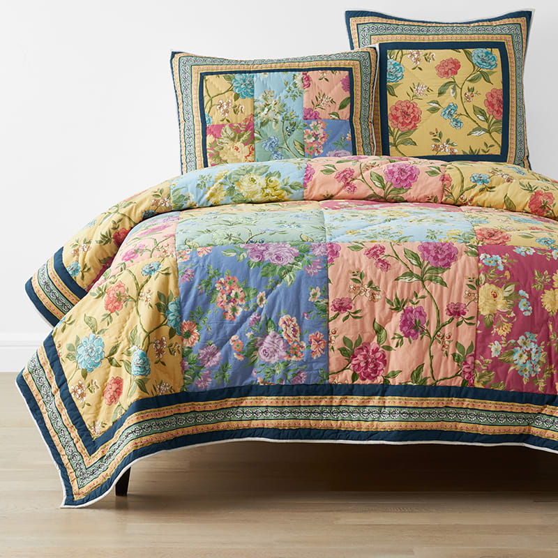 Saai uitdrukken Mijlpaal Serene Vintage Floral Patchwork Quilt | The Company Store