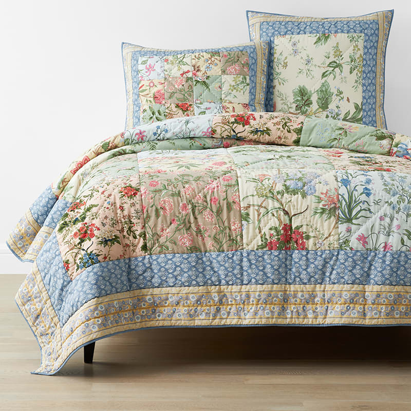 Geloofsbelijdenis voorzetsel Omgeving Bloom Floral Handcrafted Patchwork Quilt | The Company Store