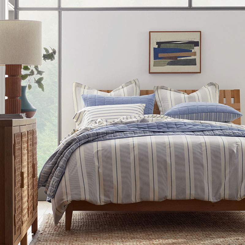 https://companystore-res.cloudinary.com/image/upload/webimages/50637_widestripe_navy_h23_lifestyle1_add