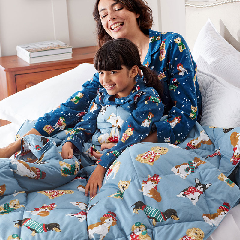 LoftAIRE™ Holiday Throw - Holiday Dogs