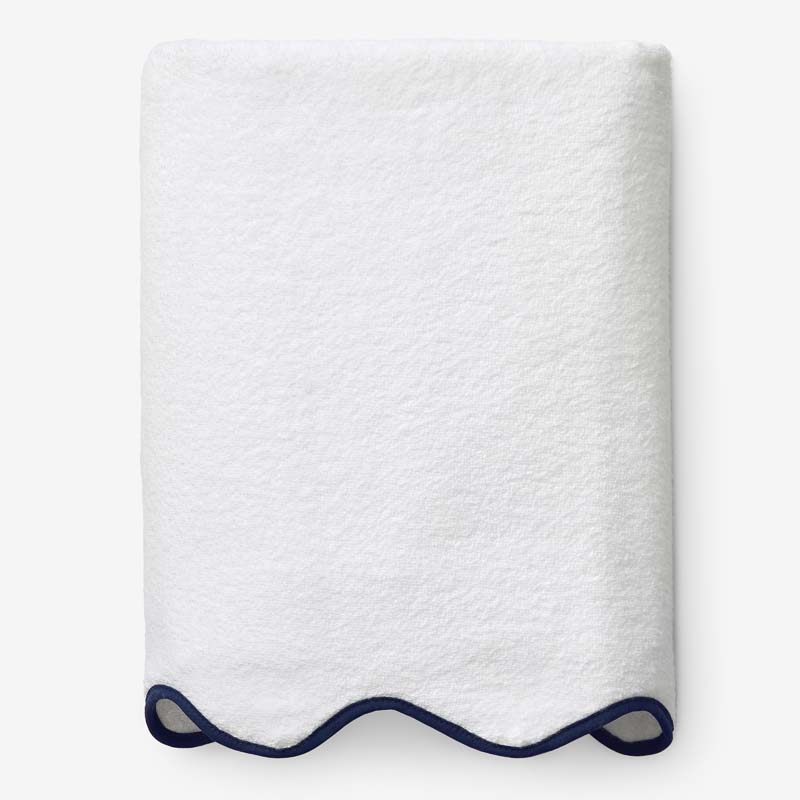 The Company Store Scalloped Edge Bath Sheet In Multi