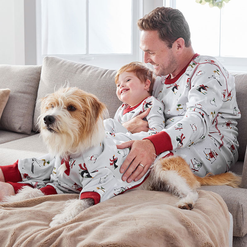 Matching Family Pajamas, Men's Pajama Set - Skiing Animals, XXL