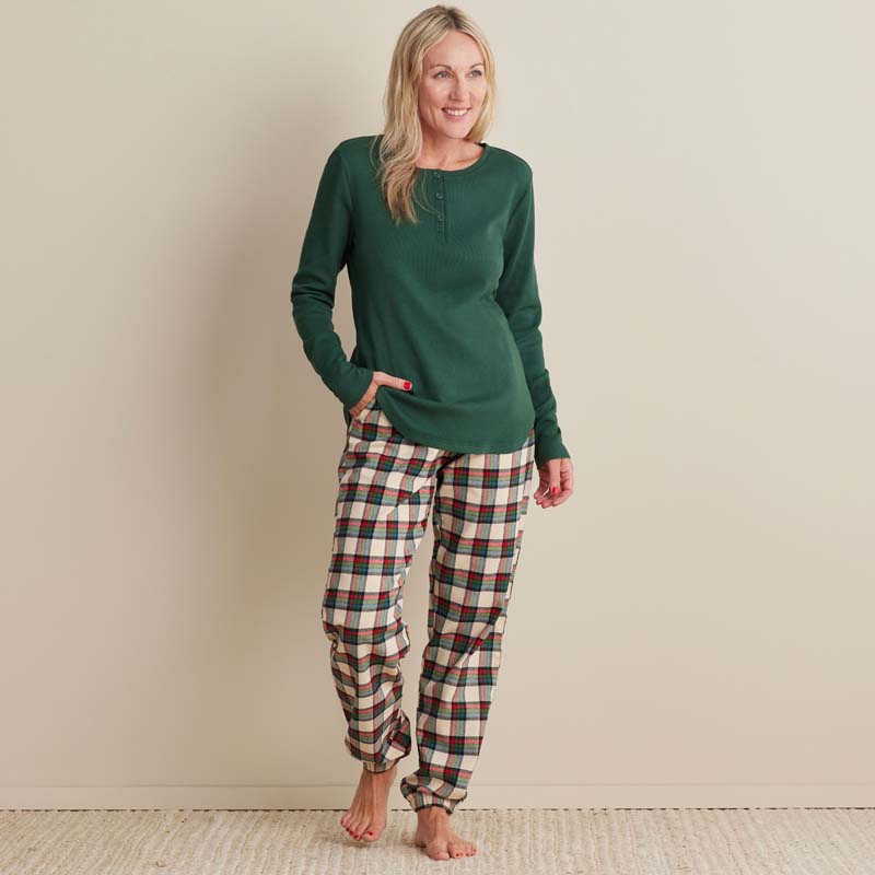 The Company Store Family Flannel Women's Jogger Pants Pajama Set In Green