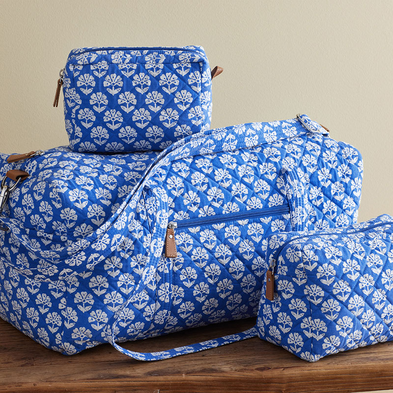【Anyone more】[Quilted lining] Hearted Hood Duffel Long CO Quilted Cotton Print Duffel Bag | The Company Store