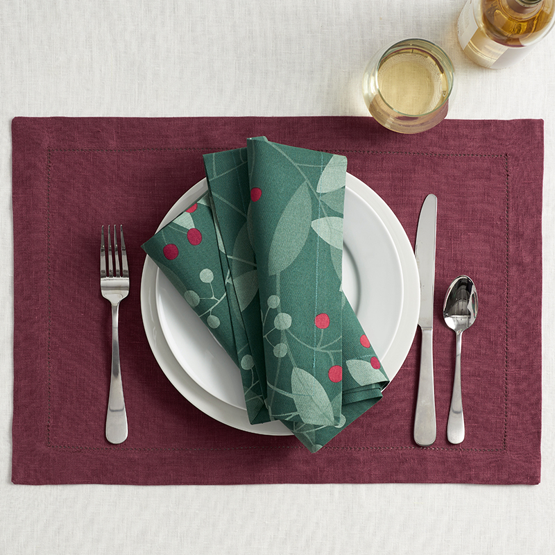 https://companystore-res.cloudinary.com/image/upload/webimages/80018c_linen_placemats_berry_lifestyle.jpg