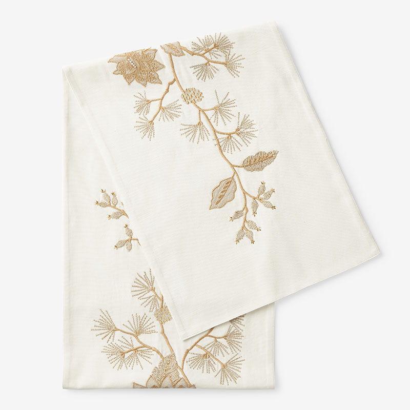 Holiday Table Runner - Pinecone Flower Ivory