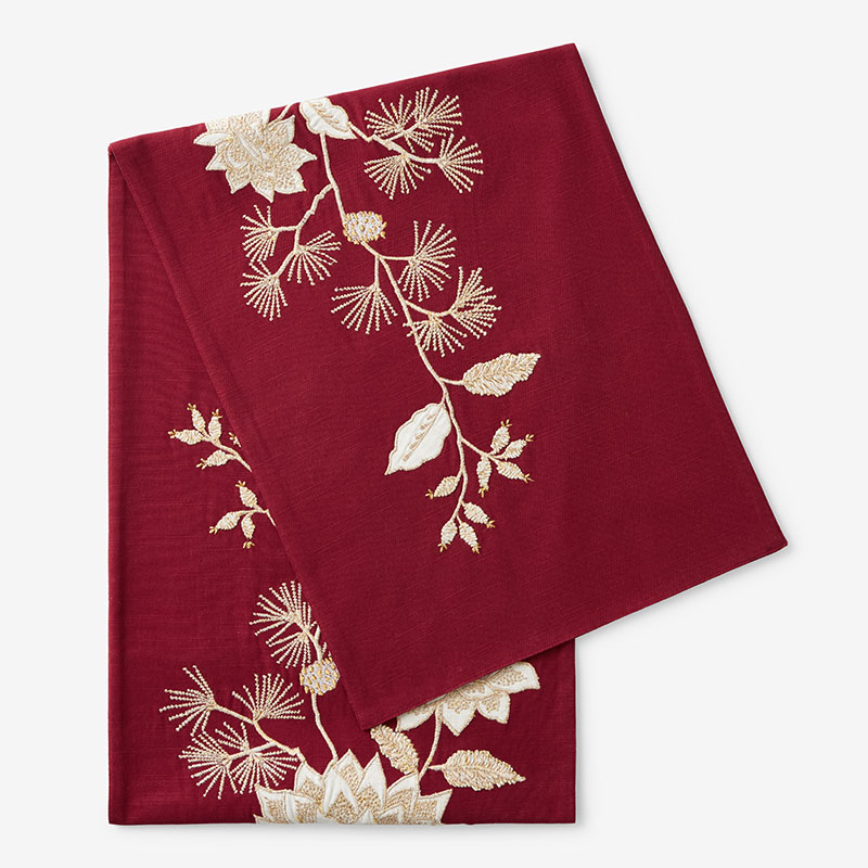 Holiday Table Runner - Pinecone Flower Red