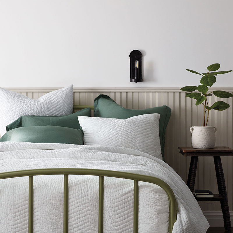 https://companystore-res.cloudinary.com/image/upload/webimages/n2r1_cc_quilt_white_1