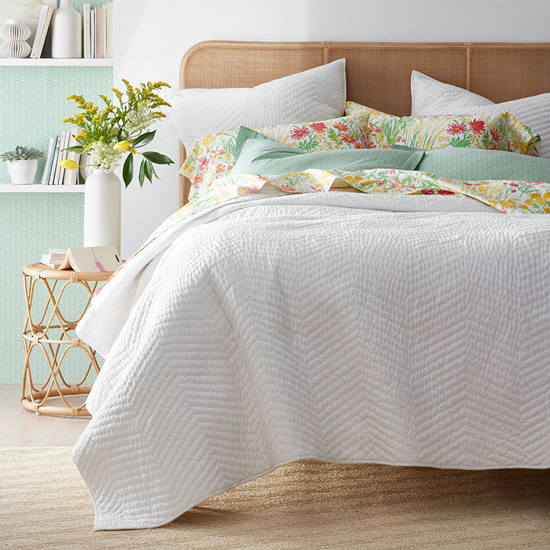 https://companystore-res.cloudinary.com/image/upload/webimages/n2r1_cc_quilt_white_2